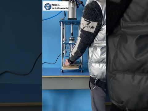 Semautomatisk pneumatisk plastekstruder for USB-ladekabel og strømbryter – 40g vertikal plastproduksjon
