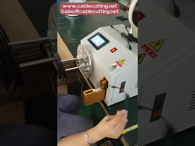 Automatisk maskin for vikling, vridning og knyting av strømledninger