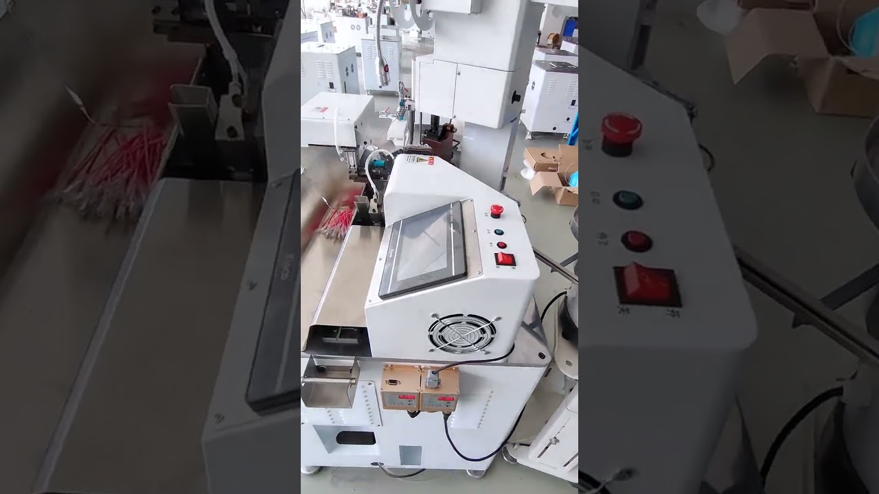 Effektiv timing og husinnsetting for kabeltreskobling | Fabrikkautomasjon #fabrikk #maskin #kabeltrimmemaskin