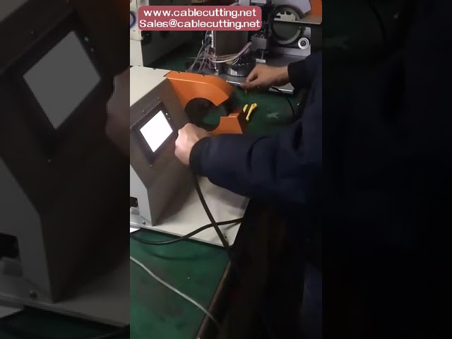 Semi-automatisk tapeviklingsmaskin for kabel- og ledningsnett