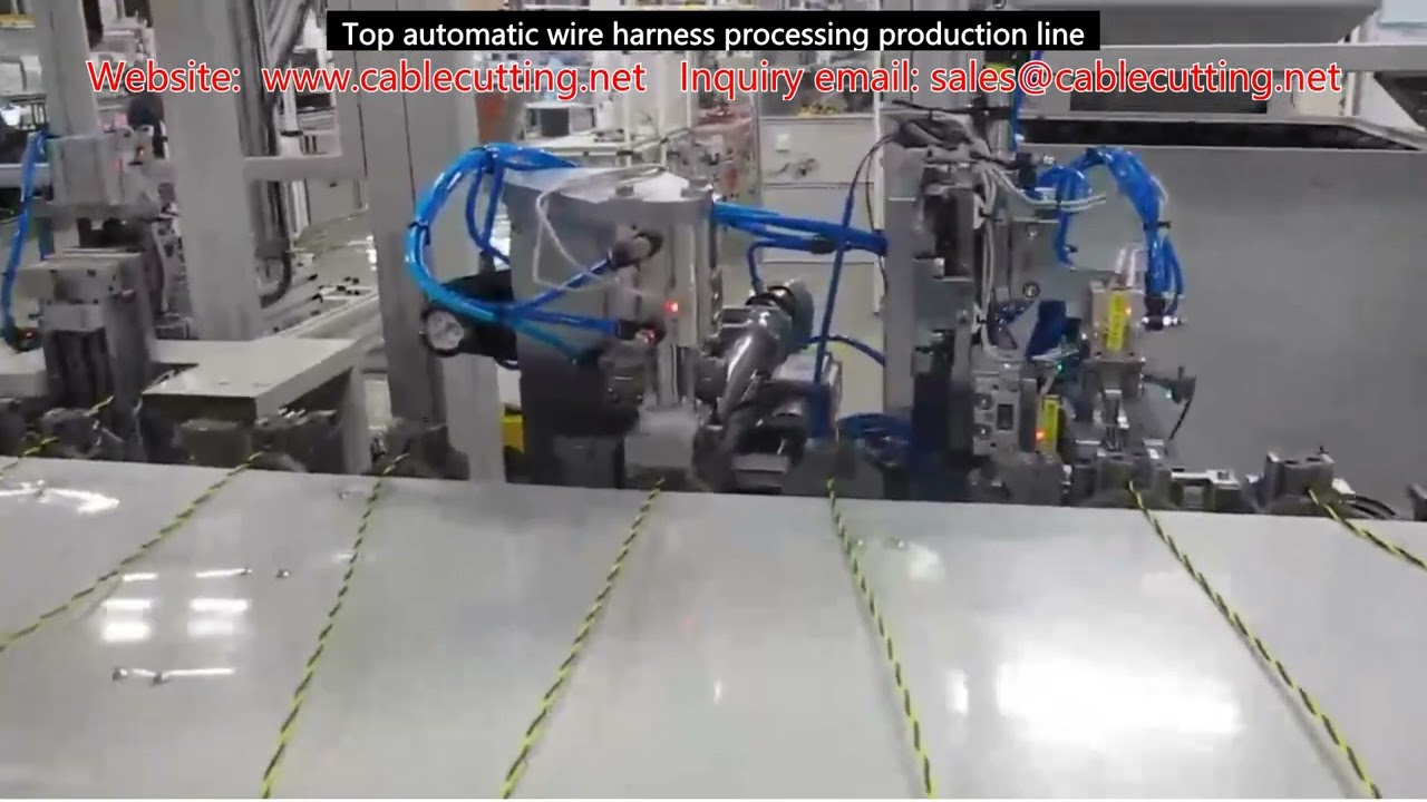 Fullyautomatisk enkelthodet maskin for punching, ende-dypping og tinninnsetting i plastskall