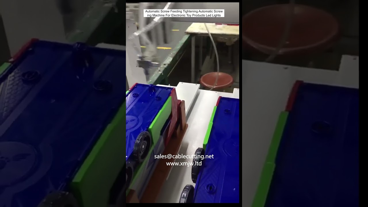 Automatisk skrumatings- og tiltrekkingsmaskin for elektroniske leketøy og LED-lys