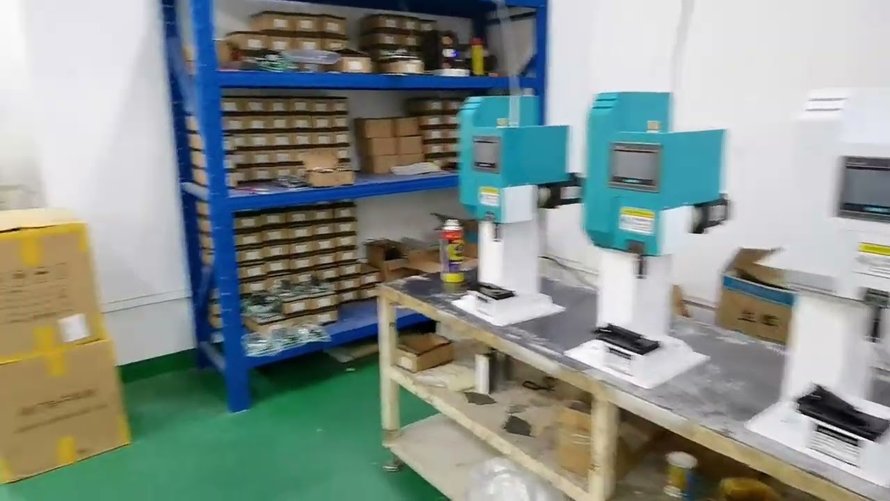 Fullservo-terminalmaskin i produksjon – Høyhastighets presisjon for automatisert ledningsbehandling