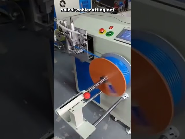 Automatisk maskin for kabeltrådvikling, spoling, kutting og binding med lengdemåling