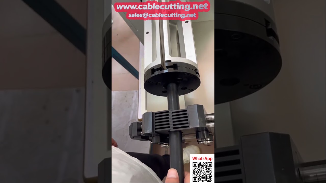 Flerlags koaksialkabelstripper med ni-segment avisolering - Automatisert kabelbehandling
