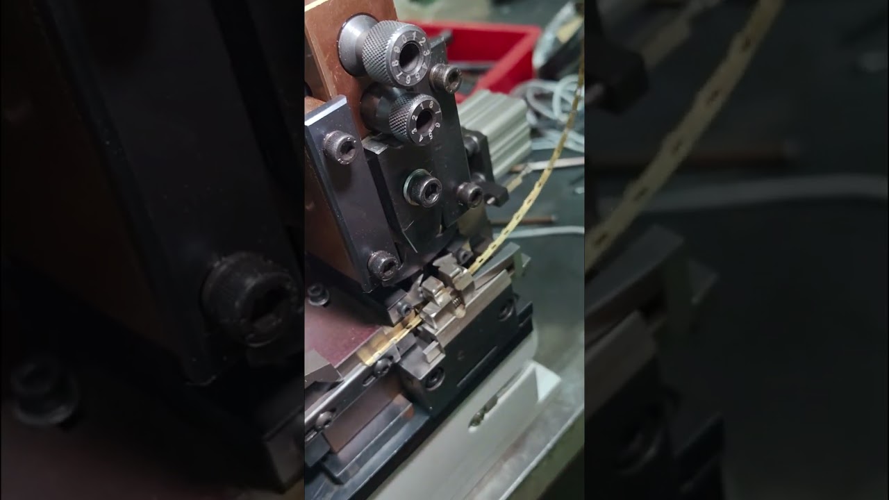 Tilpasset kontinuerlig stripterminalmaskin for stripping av to ledninger samtidig #fabrikk #maskin
