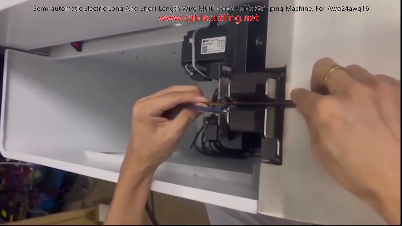 Halvautomatisk elektrisk kabelavisoleringsmaskin for lange og korte flerkjerneledninger (AWG 24)